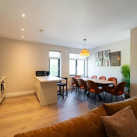 Riverside - Luxury 1 *